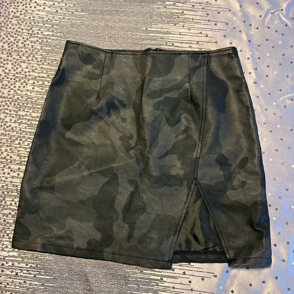 Faux Leather Camo Skirt M